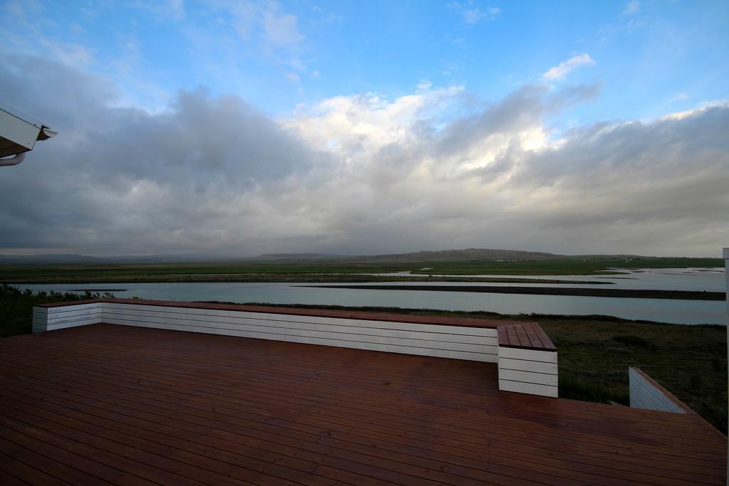 Luxury Villa With River View Laugaras Exteriér fotografie