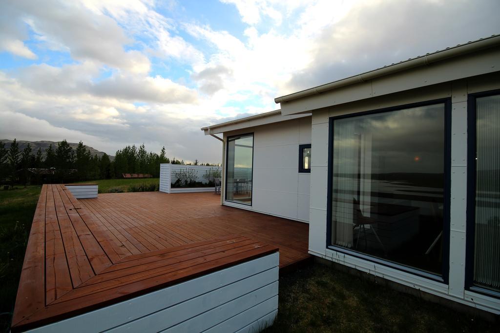 Luxury Villa With River View Laugaras Exteriér fotografie